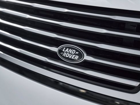 Used 2024 Land Rover Range Rover SV AWD/4WD image 8