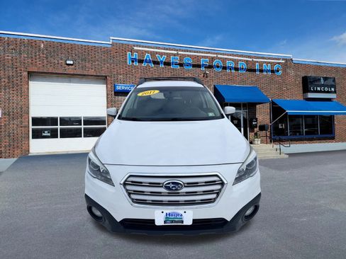 Used 2017 Subaru Outback 2.5i Premium image 3