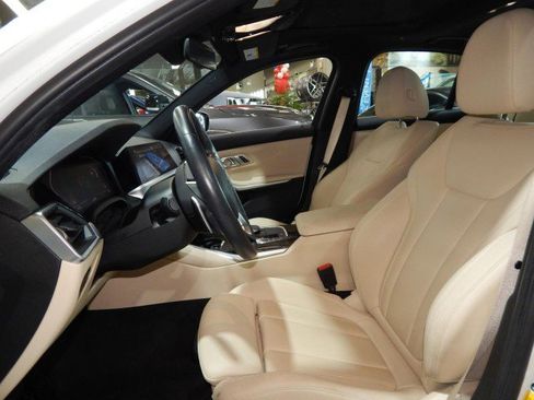 Used 2019 BMW 330i xDrive Sedan w/ Convenience Package image 17