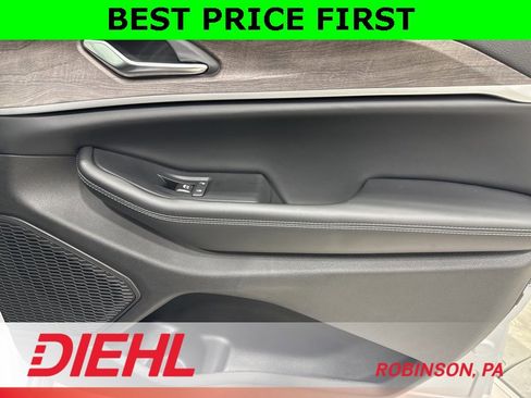 New 2026 Jeep Grand Cherokee Laredo image 15