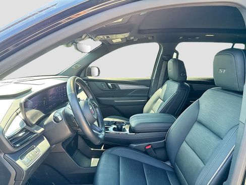 Used 2026 Buick Enclave Sport Touring w/ Power Package FWD image 11