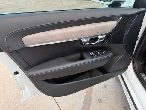 Used 2023 Volvo S90 B6 Ultimate image 12