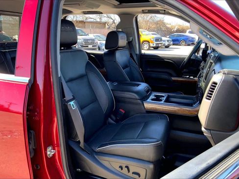 Used 2018 Chevrolet Silverado 2500 High Country w/ Duramax Plus Package image 9