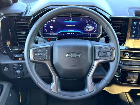 Used 2025 Chevrolet Silverado 1500 ZR2 w/ Technology Package image 26
