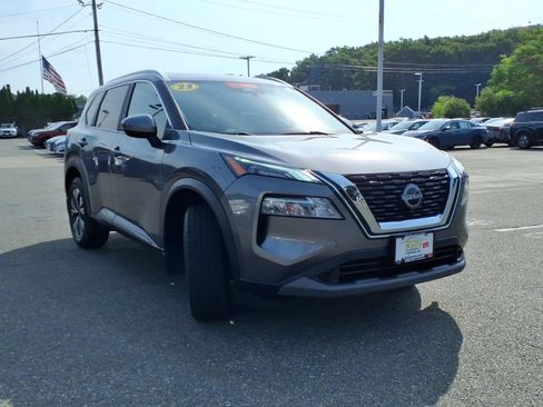 Used 2023 Nissan Rogue SV w/ SV Premium B Package AWD/4WD image 3