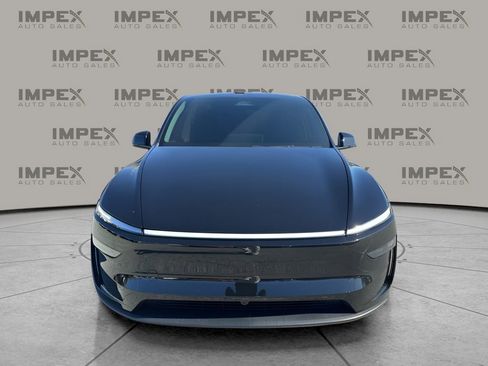 Used 2026 Tesla Model Y Long Range RWD image 8