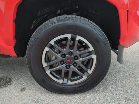 Used 2024 Toyota Tacoma TRD Sport RWD image 11