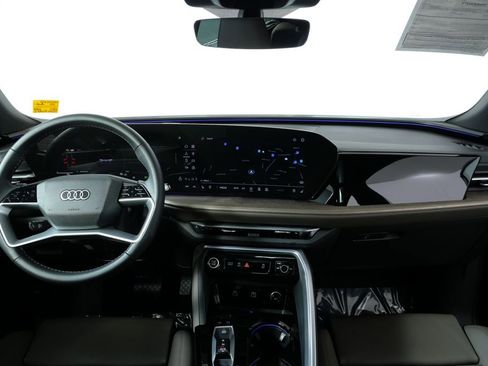 Used 2025 Audi Q5 Premium Plus w/ Premium Plus image 14