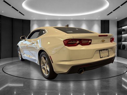 Certified 2023 Chevrolet Camaro LT RWD image 5