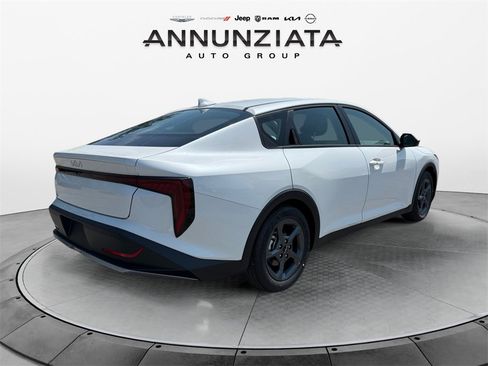 New 2025 Kia K4 LXS image 5