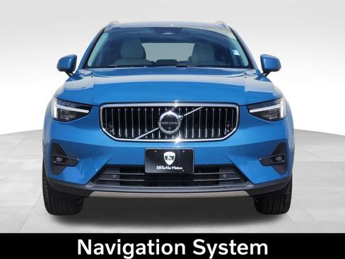 Certified 2023 Volvo XC40 B5 Ultimate w/ Climate Package AWD/4WD image 3
