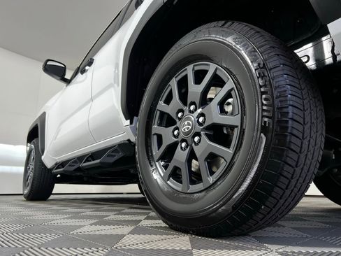 Certified 2025 Toyota 4Runner SR5 image 21