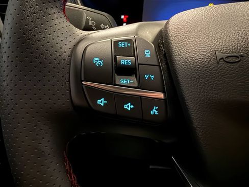 Used 2023 Ford Escape ST-Line w/ Tech Pack #1 AWD/4WD image 19