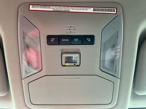 Used 2021 Toyota RAV4 LE AWD/4WD image 20