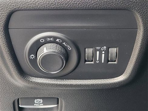 Used 2024 Jeep Grand Cherokee Altitude image 21