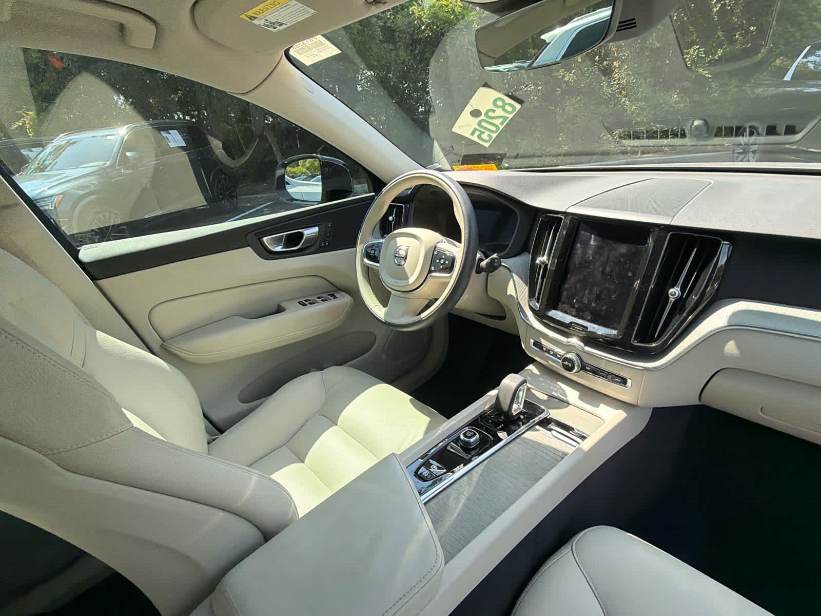 Used 2024 Volvo XC60 B5 Plus w/ Protection Package Premier AWD/4WD image 19