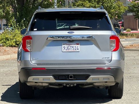 Certified 2023 Ford Explorer XLT w/ Equipment Group 202A AWD/4WD image 4