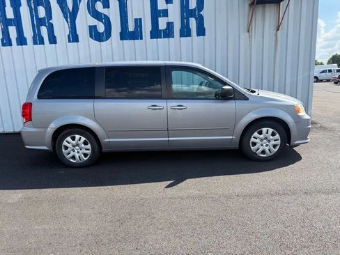 Used 2014 Dodge Grand Caravan SE w/ Quick Order Package 29E SE FWD image 9