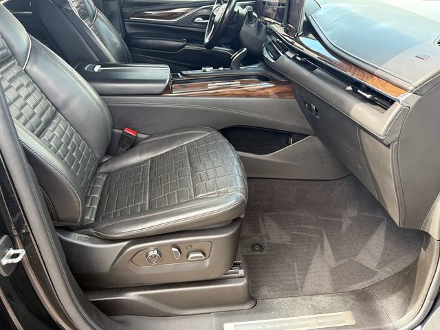Used 2021 Cadillac Escalade Sport Platinum AWD/4WD image 13