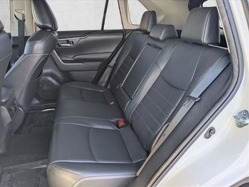 Used 2021 Toyota RAV4 XLE Premium FWD image 18