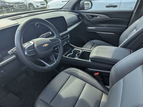 Used 2026 Chevrolet Traverse LT w/ Sun and Wheel Package image 8