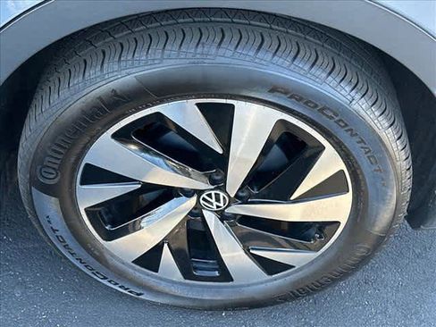 Used 2024 Volkswagen ID.4 Pro image 24