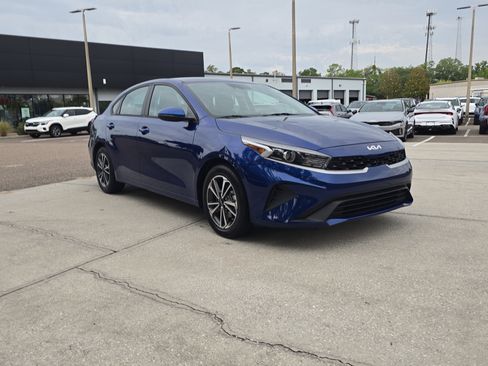 Certified 2023 Kia Forte LXS w/ LXS Technology Package FWD image 2