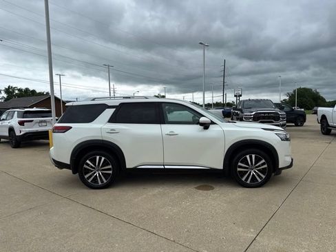 Used 2023 Nissan Pathfinder Platinum AWD/4WD image 8