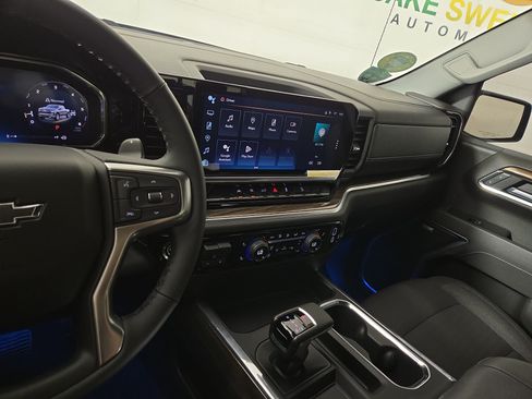 Certified 2026 Chevrolet Silverado 1500 RST AWD/4WD image 24