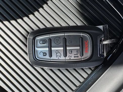 Certified 2024 Chrysler Pacifica Touring-L w/ S Appearance Package AWD/4WD image 32