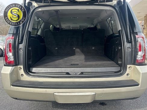 Used 2017 GMC Yukon XL SLT image 25