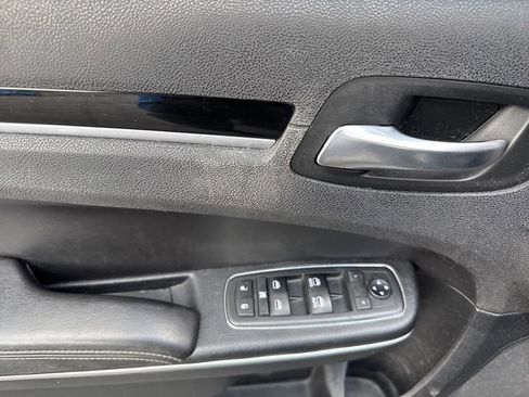 Used 2018 Chrysler 300 S w/ 300S Premium Group image 23