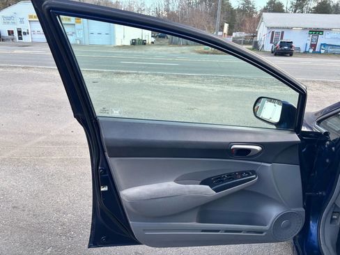 Used 2010 Honda Civic LX image 19