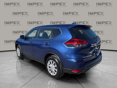 Used 2017 Nissan Rogue S image 3