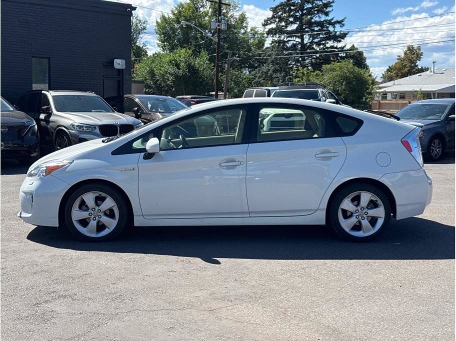 Used 2012 Toyota Prius Five FWD image 2