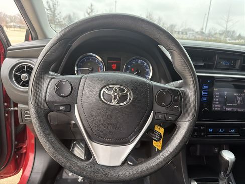 Used 2017 Toyota Corolla LE image 15