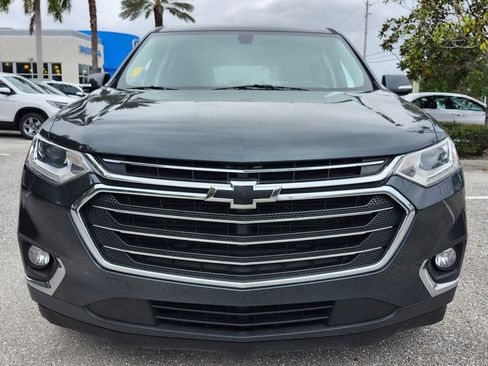 Used 2019 Chevrolet Traverse LT image 2