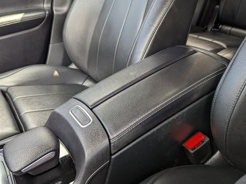 Used 2021 Mercedes-Benz GLB 250 4MATIC w/ Premium Package image 25