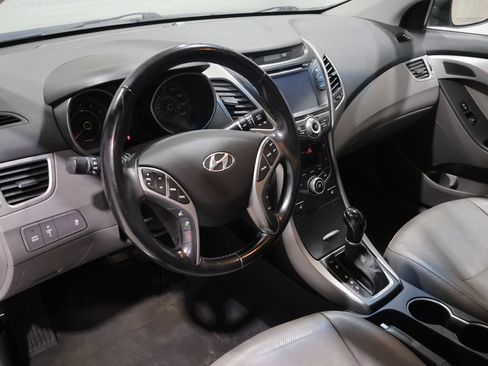 Used 2014 Hyundai Elantra Limited w/ Option Group 03 FWD image 16
