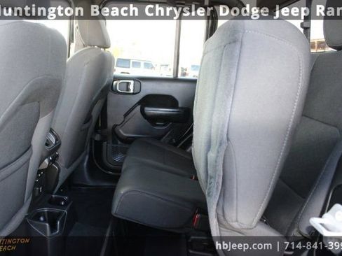 Used 2022 Jeep Gladiator Sport image 43