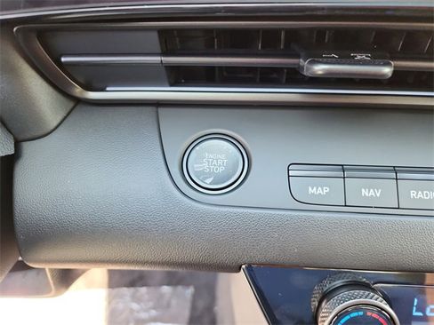 New 2025 Hyundai Elantra SEL image 25