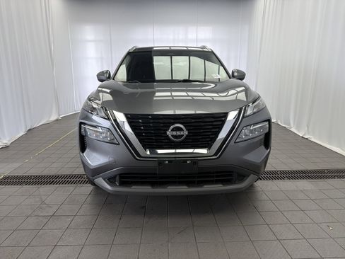 Used 2023 Nissan Rogue SV w/ SV Premium B Package image 2