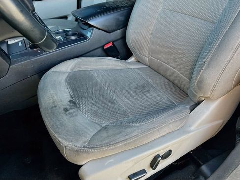 Used 2018 Ford Explorer XLT w/ Equipment Group 201A FWD image 18