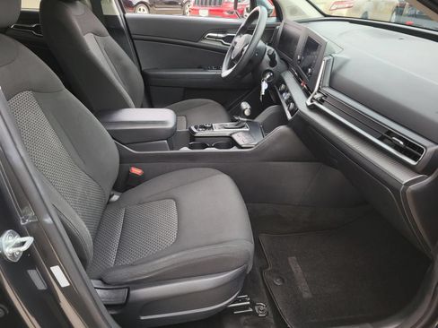 Used 2023 Kia Sportage LX FWD image 8