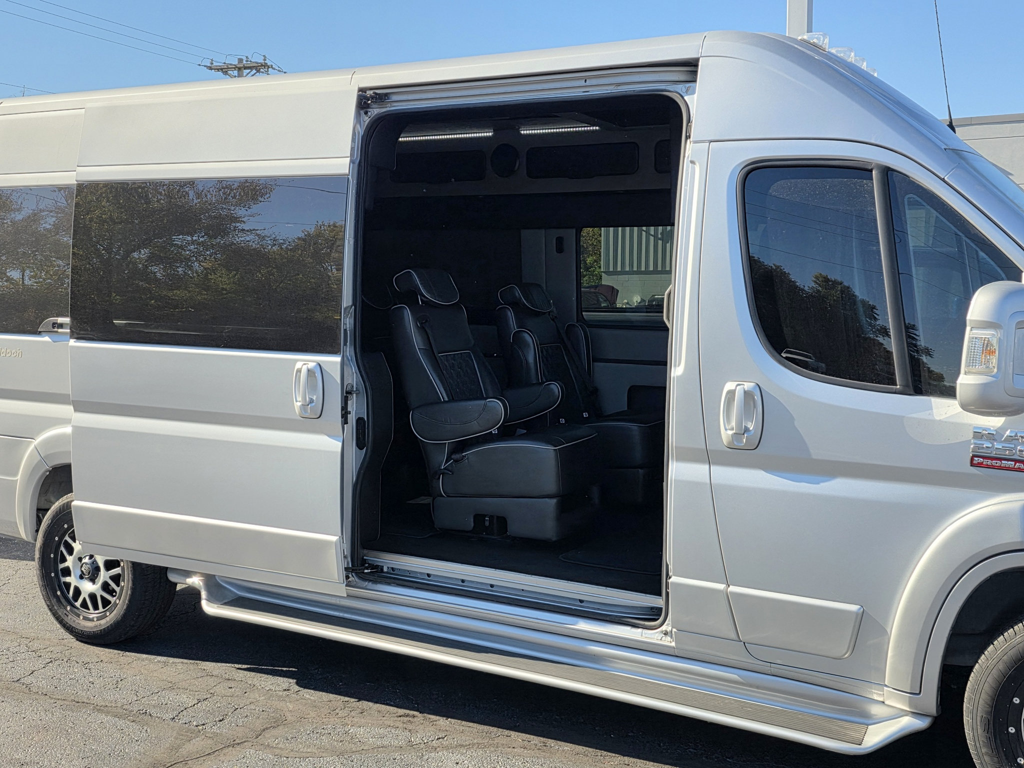 Used 2018 RAM ProMaster 2500 w/ Premium Appearance Group FWD image 7