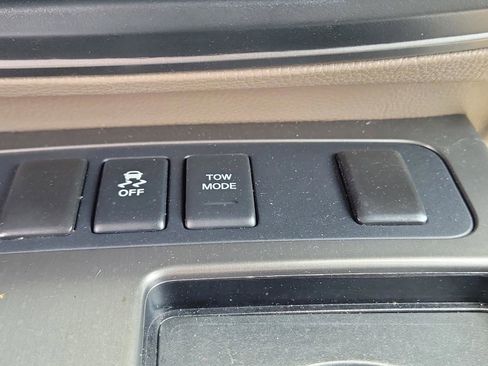 Used 2015 Nissan Armada SV AWD/4WD image 37