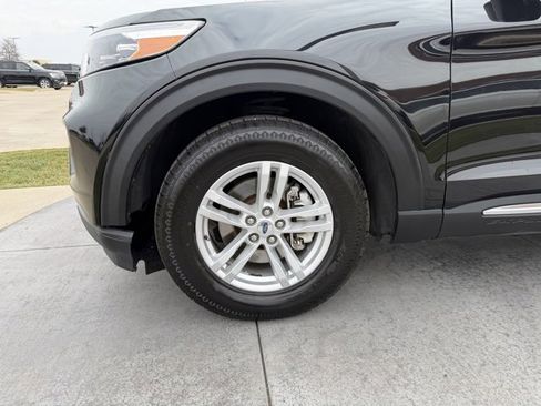 Used 2023 Ford Explorer XLT w/ Equipment Group 202A image 4