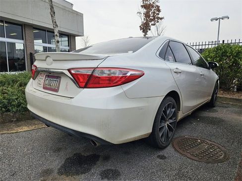 Used 2015 Toyota Camry XSE image 4