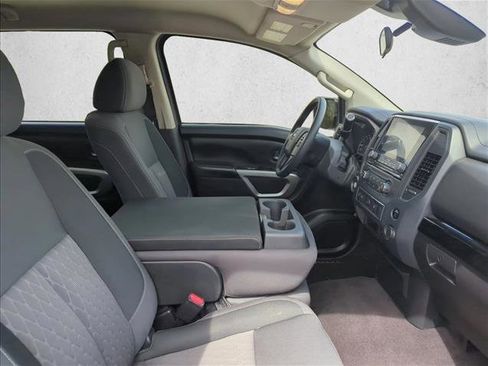 Used 2024 Nissan Titan SV RWD image 21