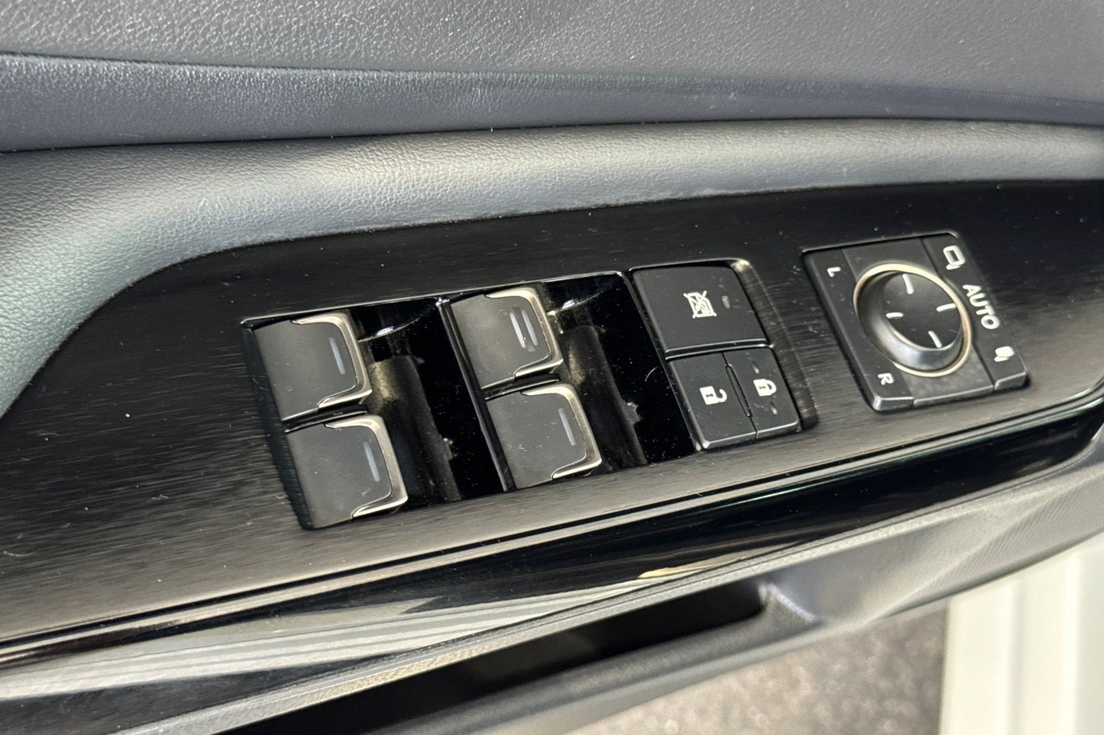 Certified 2022 Lexus ES 350 F Sport FWD image 13